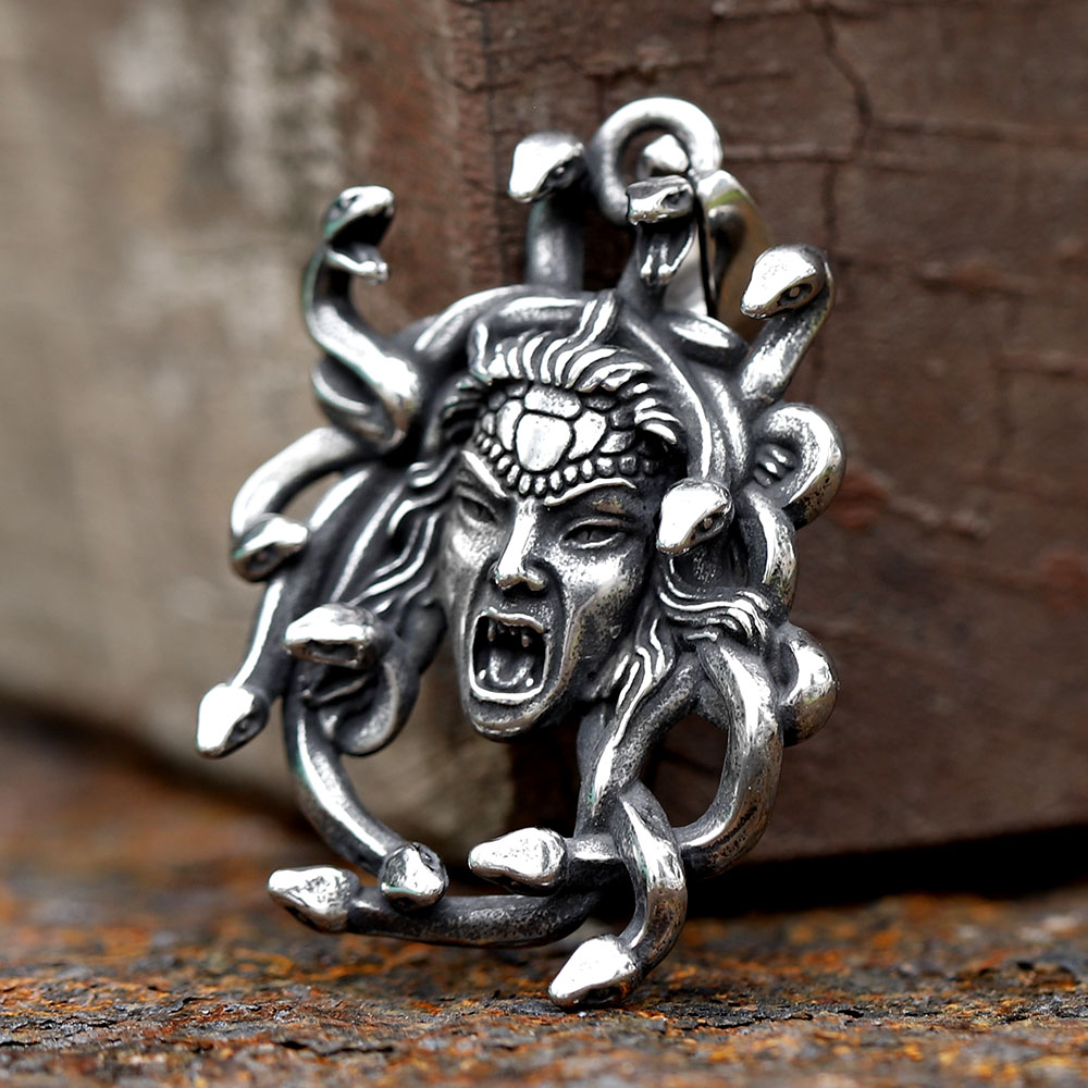 Medusa Colar de pingente mascu - Men Accessories Guide avaliação e preço